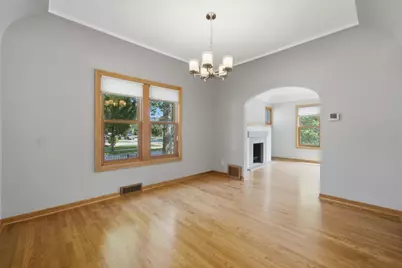 586 S Hawthorne Avenue, Elmhurst, IL 60126 - Photo 9