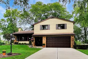 1608 E Jonquil Terrace, Arlington Heights, IL 60004 - Photo 1