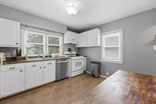 402 SW 7th Ave, Aledo, IL 61231 - Photo 5