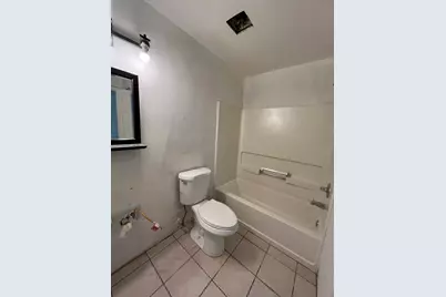 320 Buckingham Circle #B, Elgin, IL 60120 - Photo 5