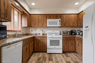 1922 E 173rd Pl, South Holland, IL 60473 - Photo 9