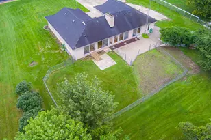 32836 Genoa Rd, Genoa, IL 60135 - Photo 5