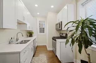 6135 N Hoyne Ave, Chicago, IL 60659 - Photo 9