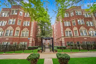 6135 N Hoyne Ave, Chicago, IL 60659 - Photo 1