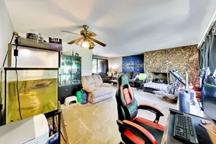 354 E Huntington Ln, Elmhurst, IL 60126 - Photo 9