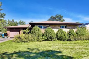 354 E Huntington Ln, Elmhurst, IL 60126 - Photo 1