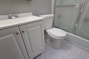 718 Cobblestone Cir, Glenview, IL 60025 - Photo 25