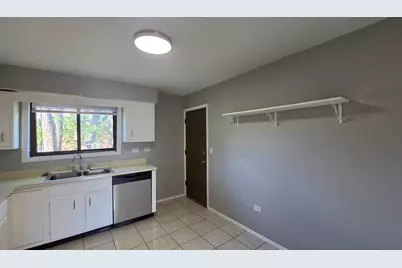 718 Cobblestone Circle #C, Glenview, IL 60025 - Photo 13