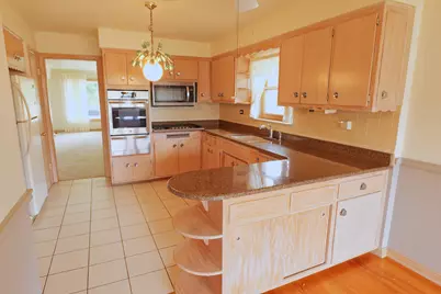4537 W 100th Place, Oak Lawn, IL 60453 - Photo 3