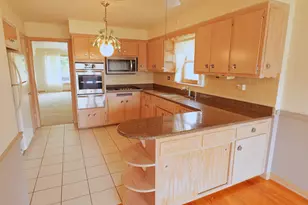 4537 W 100th Pl, Oak Lawn, IL 60453 - Photo 3