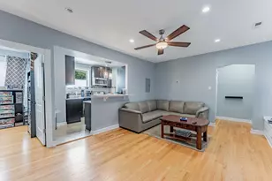 5717 N Kimball Ave, Chicago, IL 60659 - Photo 3