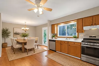 29W456 Blackthorn Lane, Warrenville, IL 60555 - Photo 5