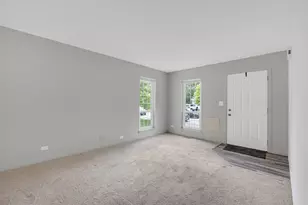 29W456 Blackthorn Ln, Warrenville, IL 60555 - Photo 3