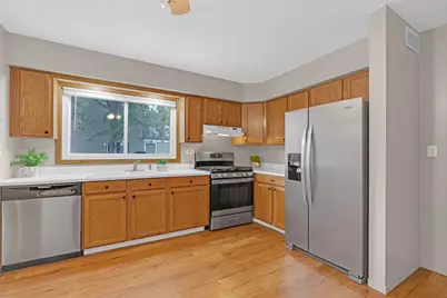 29W456 Blackthorn Lane, Warrenville, IL 60555 - Photo 7
