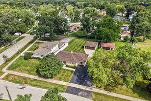 304 Crestwood Dr, Roselle, IL 60172 - Photo 31