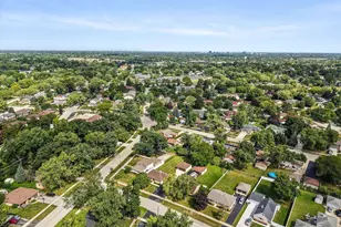 304 Crestwood Dr, Roselle, IL 60172 - Photo 3