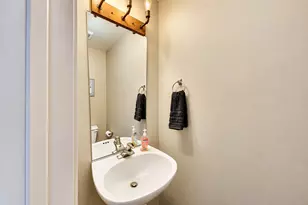 2300 W Wabansia Ave, Chicago, IL 60647 - Photo 29