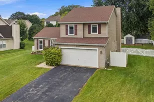 356 Wildwood Dr, North Aurora, IL 60542 - Photo 3