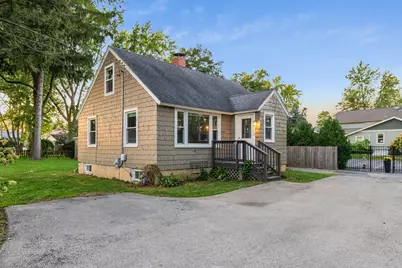 254 W Main Street, Carpentersville, IL 60110 - Photo 1