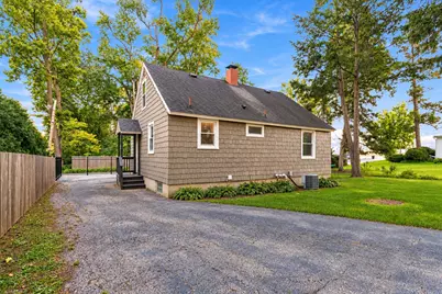 254 W Main Street, Carpentersville, IL 60110 - Photo 3