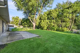 145 Shawnee Dr, Carol Stream, IL 60188 - Photo 21