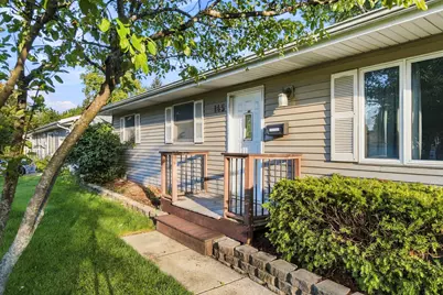 145 Shawnee Drive, Carol Stream, IL 60188 - Photo 3