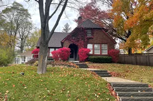 200 Opatrny Dr, Fox River Grove, IL 60021 - Photo 1