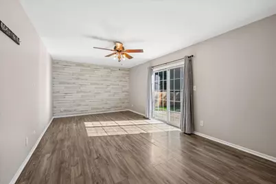 304 S Cross Trail, McHenry, IL 60050 - Photo 11