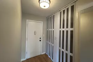 925 Spring Hill Dr, Northbrook, IL 60062 - Photo 3