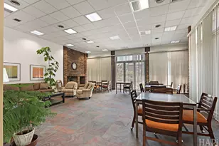 925 Spring Hill Dr, Northbrook, IL 60062 - Photo 25
