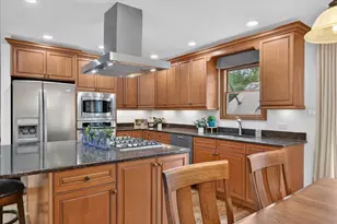 121 W Suffield Dr, Arlington Heights, IL 60004 - Photo 15