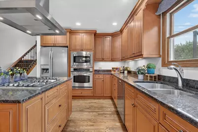 121 W Suffield Drive, Arlington Heights, IL 60004 - Photo 13