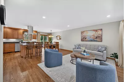 121 W Suffield Drive, Arlington Heights, IL 60004 - Photo 3