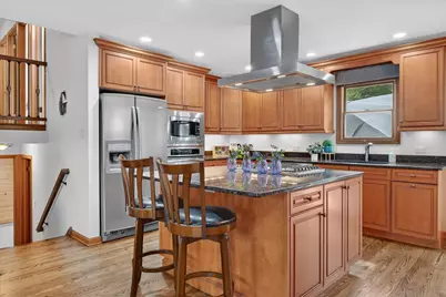 121 W Suffield Drive, Arlington Heights, IL 60004 - Photo 7