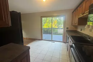 105 N Schmidt Rd, Bolingbrook, IL 60440 - Photo 5