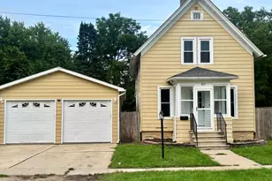 817 Chicago St, Belvidere, IL 61008 - Photo 1