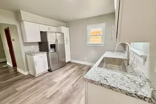 817 Chicago St, Belvidere, IL 61008 - Photo 7