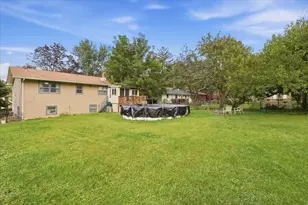 1807 Elmwood Dr, Lindenhurst, IL 60046 - Photo 23