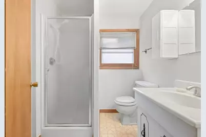 1807 Elmwood Drive, Lindenhurst, IL 60046 - Photo 21