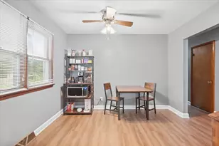 1807 Elmwood Dr, Lindenhurst, IL 60046 - Photo 9