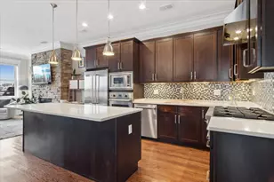 5647 N Clark St, Chicago, IL 60660 - Photo 11