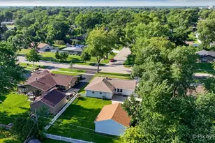 495 Glendale Ln, Hoffman Estates, IL 60169 - Photo 29