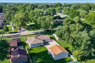 495 Glendale Ln, Hoffman Estates, IL 60169 - Photo 27