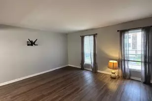 1990 Oxford Ln, Hoffman Estates, IL 60169 - Photo 7