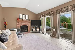 16 Copperwood Dr, Buffalo Grove, IL 60089 - Photo 15