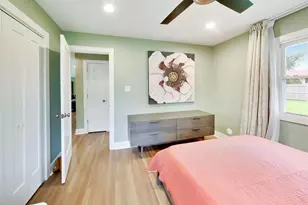 401 E Elk Grove Blvd, Elk Grove Village, IL 60007 - Photo 17
