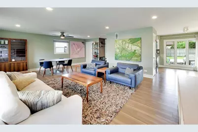 401 E Elk Grove Boulevard, Elk Grove Village, IL 60007 - Photo 5