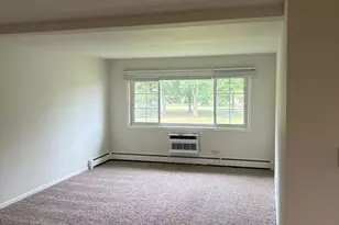 375 W Winchester Rd, Libertyville, IL 60048 - Photo 3