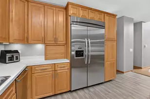 2121 Burnham Ct, Algonquin, IL 60102 - Photo 9