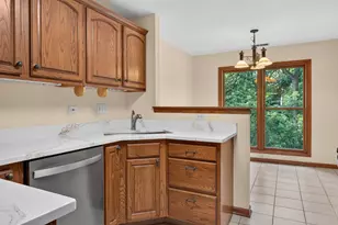 1561 Treeline Ct, Naperville, IL 60565 - Photo 11